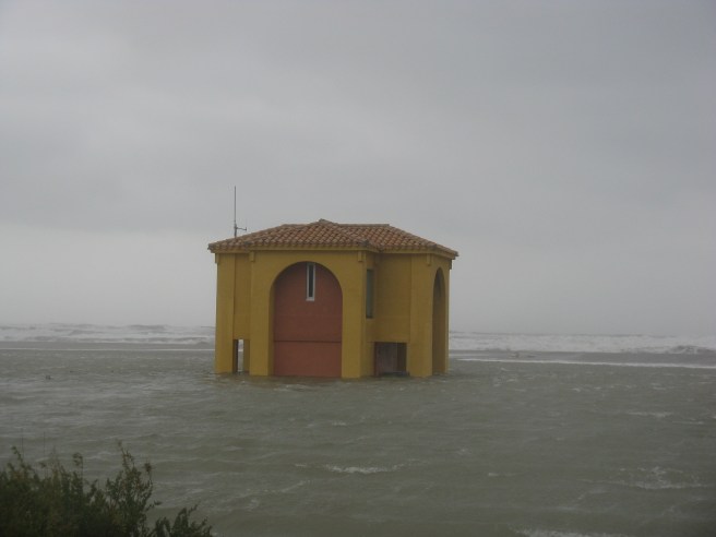 Land unter - der Kyklosstrand in Port Leucate 11.10.2010
