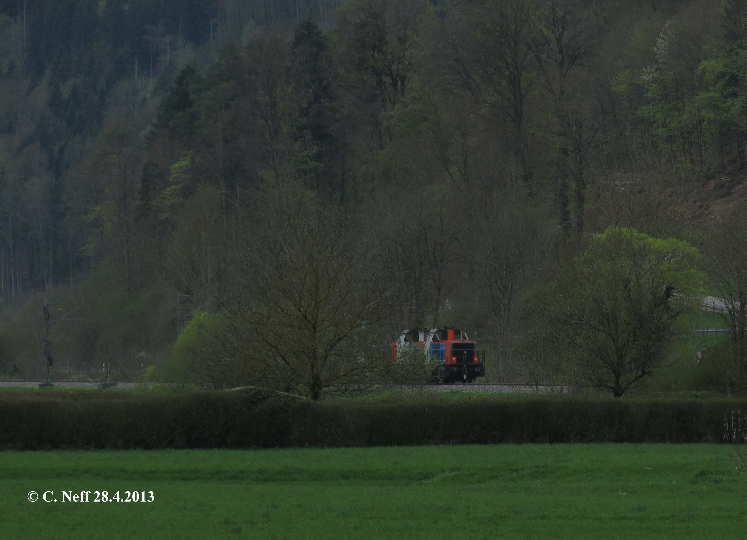 214 der NBE-Rail auf der Gäubahn im Neckartal 1, 28.04.2013