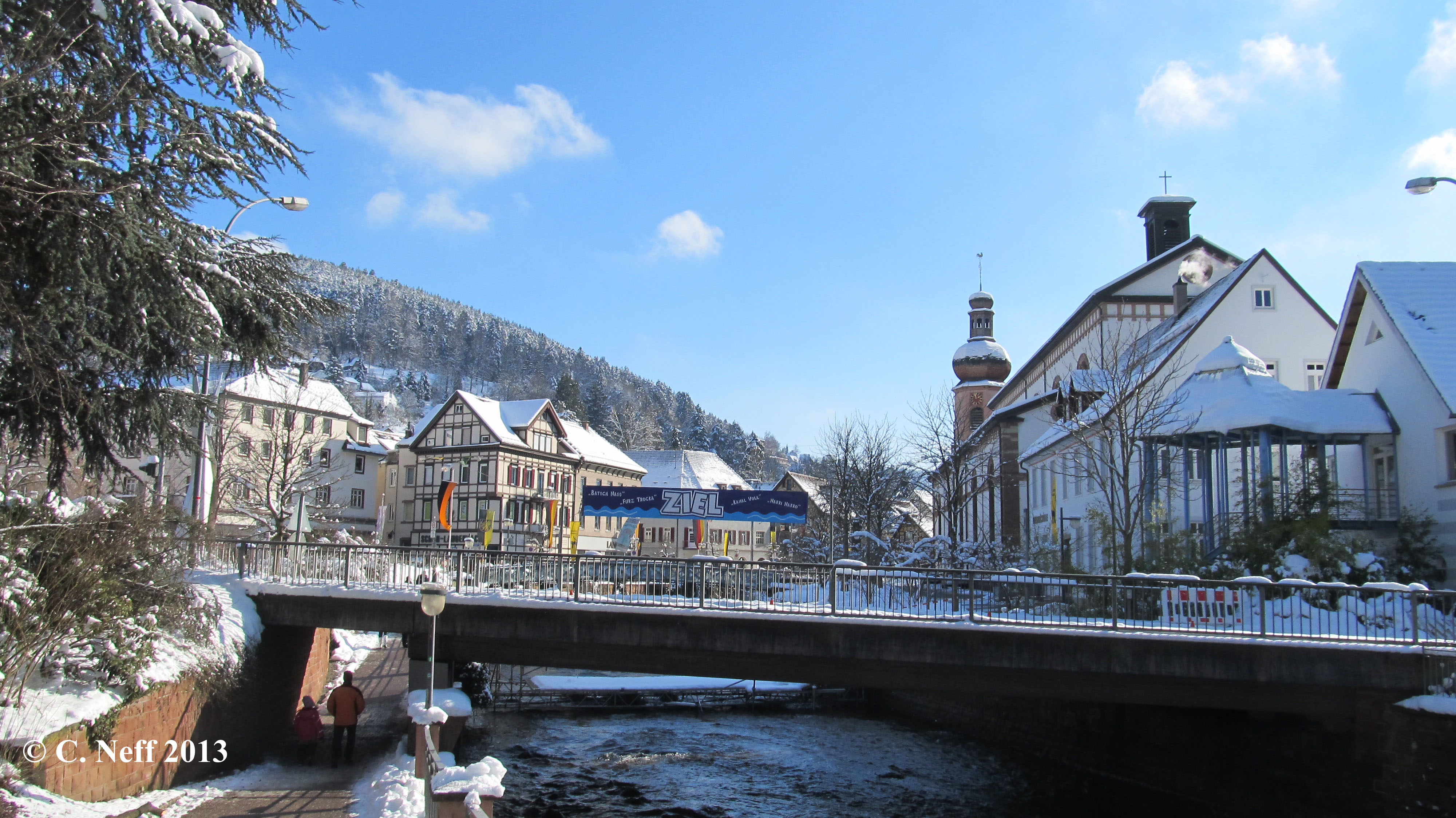 Winterhimmel und Februarschnee in Schramberg
