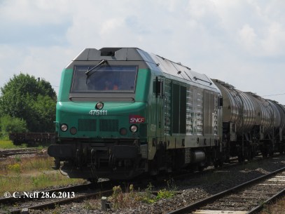 BB475111 en gare de Lauterbourg attendant la voie libre vers l'A